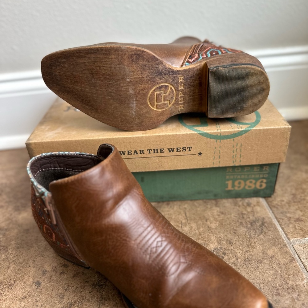 Roper Brown Ankle Boots with Distressed Leather - Picture 2 of 2